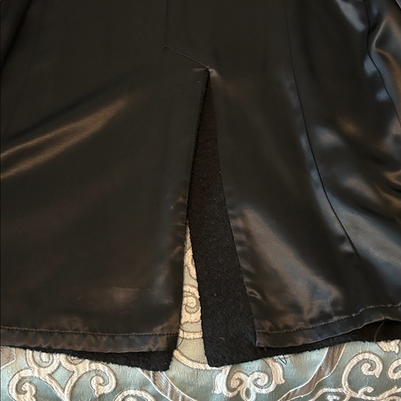 Nanette Lepore - Black Wool blend Belted Coat with Satin style Trim. Size 8 - Picture 9 of 11